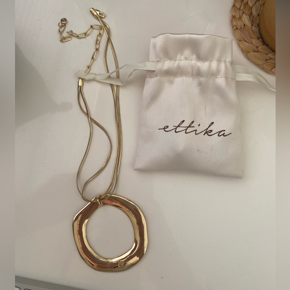 Ettika Round Pendant Necklace - Picture 3 of 3